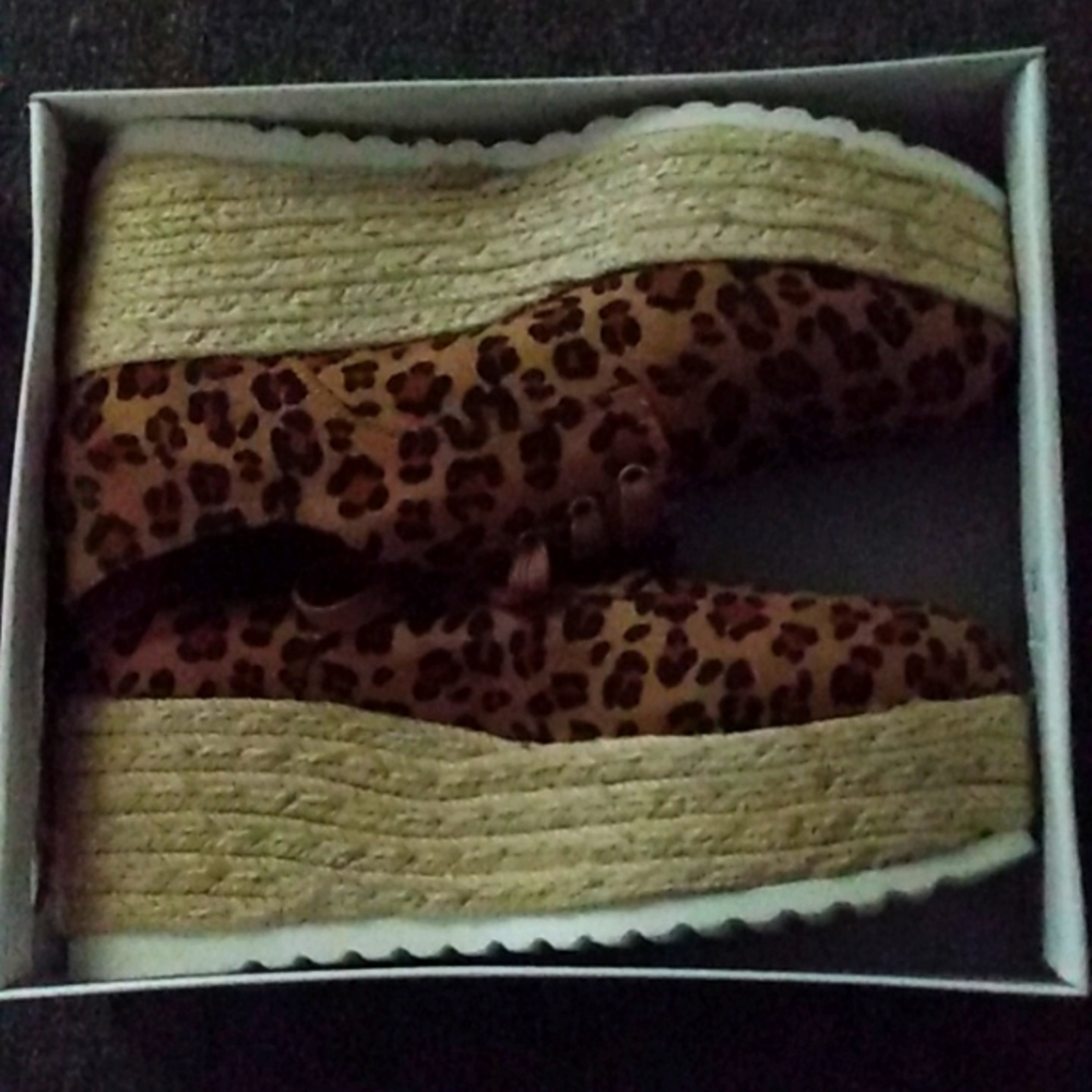 Women's shoes